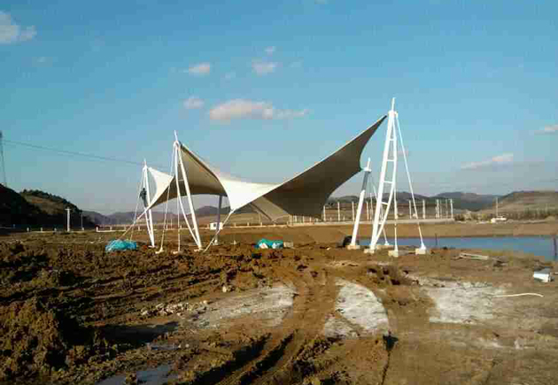 內(nèi)蒙古張拉膜搭建人數(shù)配置是怎樣的呢？